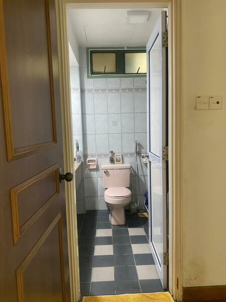 En-suite Master Bathroom