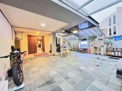 For Sale - Cheap! 3sty Corner Terrace at Inter Terrace Price, Good Condition, 5 Bdrms + 1