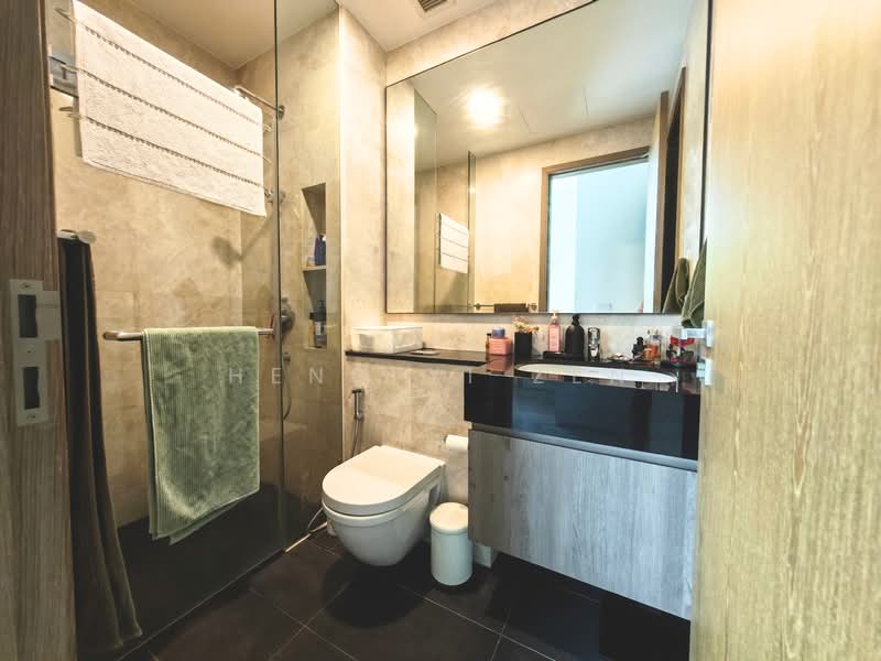 The Enclave Holland, 131 Holland Road, 2 Bedrooms, 753 sqft, Condominium For Sale, by Heng Yi Zen, 500003948 - Bathroom - PropertyGuru.com.sg