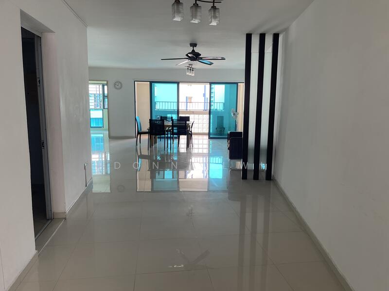 468A Admiralty Drive HDB Flat For Sale at S$ 688,000 | PropertyGuru Singapore - Living Room