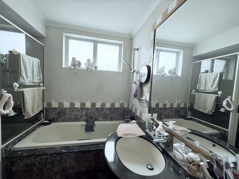 Master Bathroom - Original