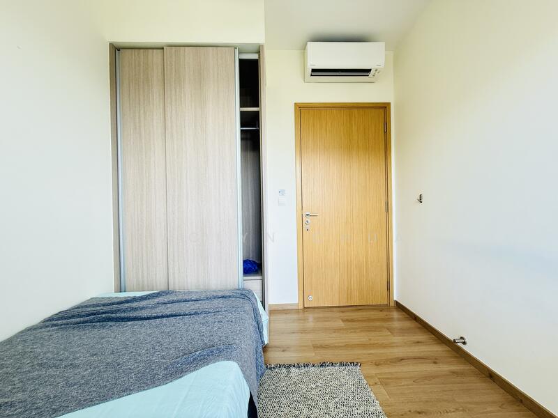 R3) Common Super Single