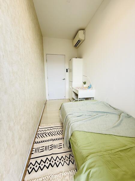 R5) Common Single w/ Balcony