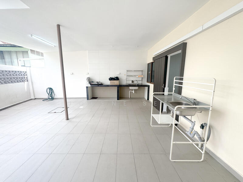 Outdoor Kitchen/ Backyard