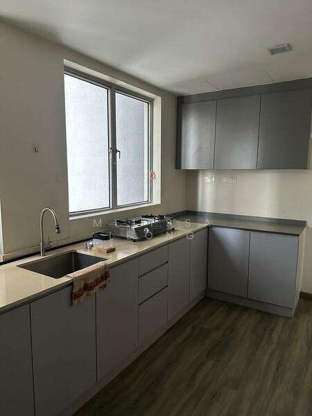 The Bayshore, 22 Bayshore Road, 2 Bedrooms, 926 sqft, Condominium For Rent, by Melissa Leong, 500004502 - Kitchen - PropertyGuru.com.sg