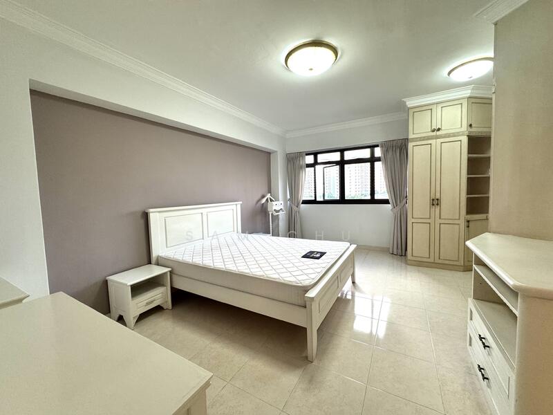 Masterbedroom angle 2