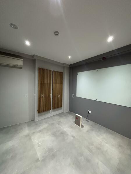 Arab Street Office, Retail, Showroom, Arab Street, North Bridge Road,, 2,300 sqft, Shop / Shophouse For Rent, by Genevieve ., 500004652 - Study - CommercialGuru.com.sg