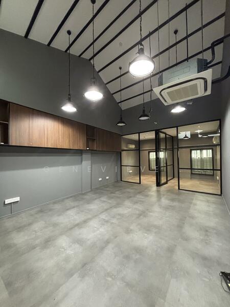 Arab Street Office, Retail, Showroom, Arab Street, North Bridge Road,, 2,300 sqft, Shop / Shophouse For Rent, by Genevieve ., 500004652 - Living Room - CommercialGuru.com.sg