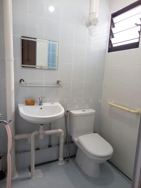 538 Ang Mo Kio Avenue 5, 538 Ang Mo Kio Avenue 5, 2 Bedrooms, 732 sqft, HDB Flat For Sale, by Gwendalene Cheng, 500004725 - Bathroom - PropertyGuru.com.sg