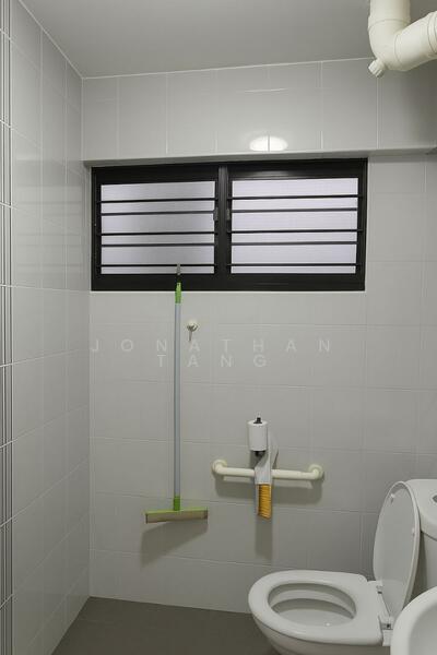 126 BUKIT BATOK CENTRAL, , 2 Bedrooms, 721 sqft, HDB Flat For Sale, by Jonathan Tang, 500004781 - Bathroom - PropertyGuru.com.sg