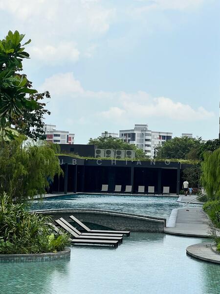 Lentor Modern, 3 Lentor Central, 2 Bedrooms, 678 sqft, Condominium For Sale, by Hub Chiang, 500004931 - Pool - PropertyGuru.com.sg