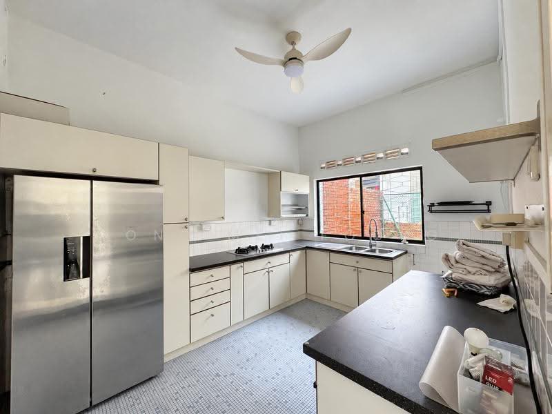 Lucky view, Bedok / Upper East Coast, 4 Bedrooms, 3,163 sqft, Semi-Detached House For Rent, by Wong Mei Foong, 500004933 - Kitchen - PropertyGuru.com.sg