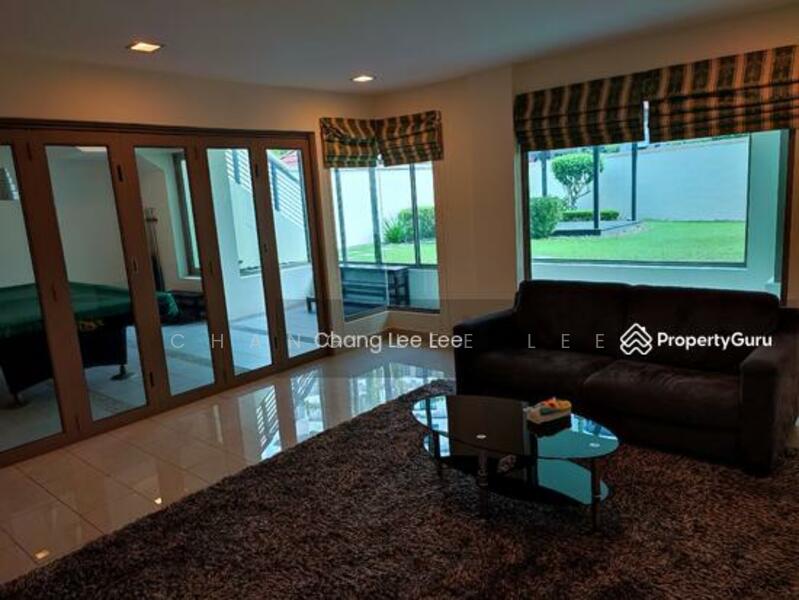 Entertainment/Home Theatre in basement