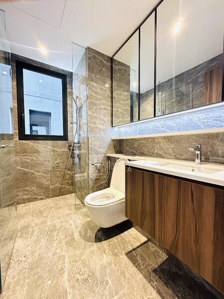 Lentor Modern, 5 Lentor Central, Mandai / Upper Thomson, 2 Bedrooms, 732 sqft, Condominium For Sale, by Emmanuel Chia, 500005083 - Bathroom - PropertyGuru.com.sg