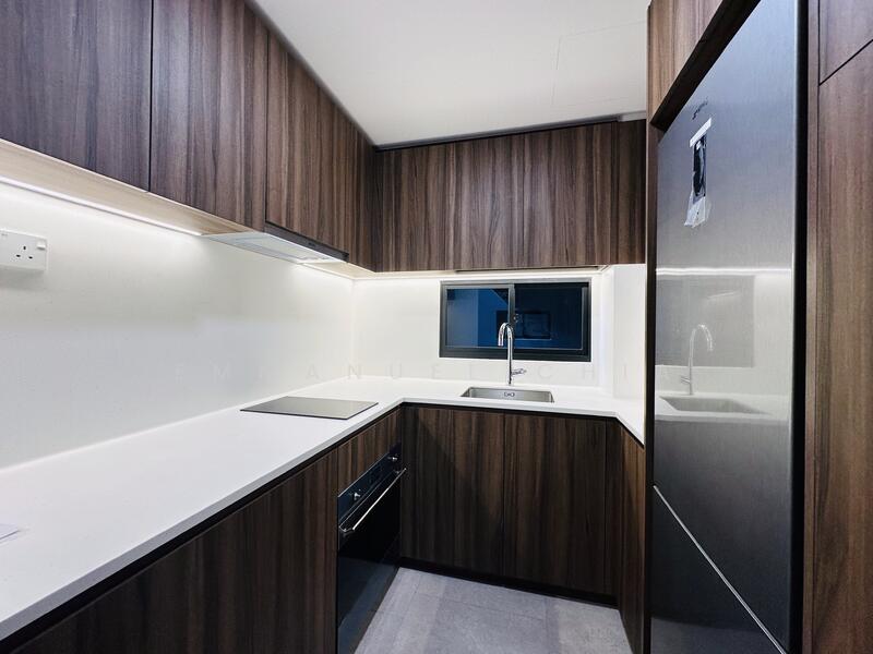 Lentor Modern, 5 Lentor Central, Mandai / Upper Thomson, 2 Bedrooms, 732 sqft, Condominium For Sale, by Emmanuel Chia, 500005083 - Kitchen - PropertyGuru.com.sg