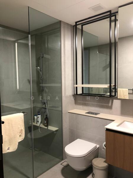 JadeScape Condominium For Sale at S$ 1,850,000 | PropertyGuru Singapore - Bathroom