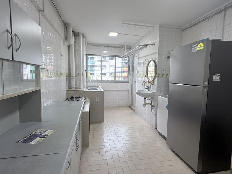 240 Yishun Ring Road, 240 Yishun Ring Road, 3 Bedrooms, 1,302 sqft, HDB Flat For Sale, by Daryl Ng, 500005204 - Kitchen - PropertyGuru.com.sg