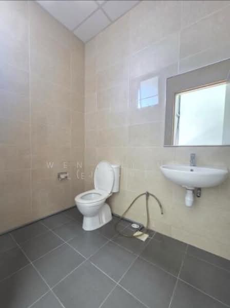 Woodlands Bizhub, 242 Woodlands Industrial Park E5, 926 sqft, Factory / Workshop (B2) For Rent, by Wen Huijun (Jess), 500005250 - Bathroom - CommercialGuru.com.sg