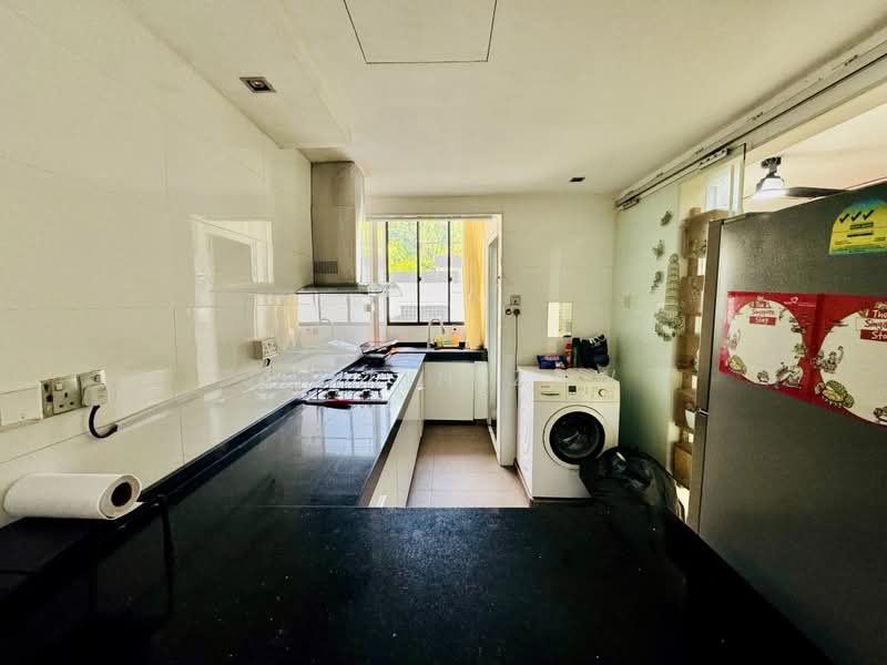 Parkview Apartments, 1 Bukit Batok Street 25, 2 Bedrooms, 936 sqft, Apartment For Sale, by Justin Zaw, 500005313 - Kitchen - PropertyGuru.com.sg