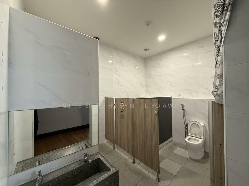 river valley road, River Valley Road, 18,000 sqft, Other Retail For Rent, by Jeremy Low, 500005386 - Bathroom - CommercialGuru.com.sg