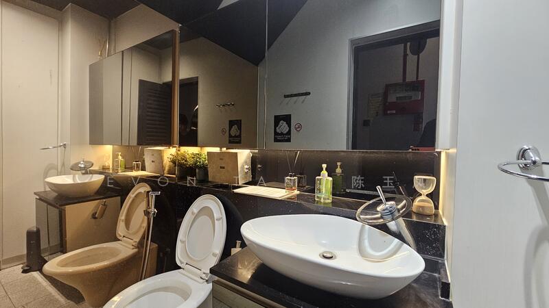 Keong Saik Road Ground Floor Shop for Retail, Light F&B, Etc, Keong Saik Road | Neil Road | Bukit Pasoh Road, Chinatown / Tanjong Pagar, 1,067 sqft, Shop / Shophouse For Rent, by Evon Tan  陈玉凤, 500005674 - Bathroom - CommercialGuru.com.sg