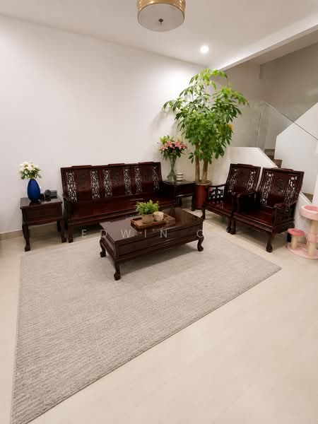D15 RARE GEM EAST COAST SUPERB LOCATION, EAST COAST / EVERITT RD / TEMBELING RD / JOO CHIAT, 4 Bedrooms, 2,500 sqft, Terraced House For Sale, by Edwin Ow, 500005746 - Living Room - PropertyGuru.com.sg