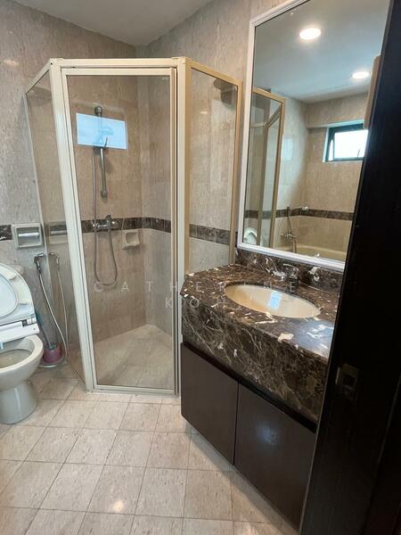 Master Bedroom Bathroom
