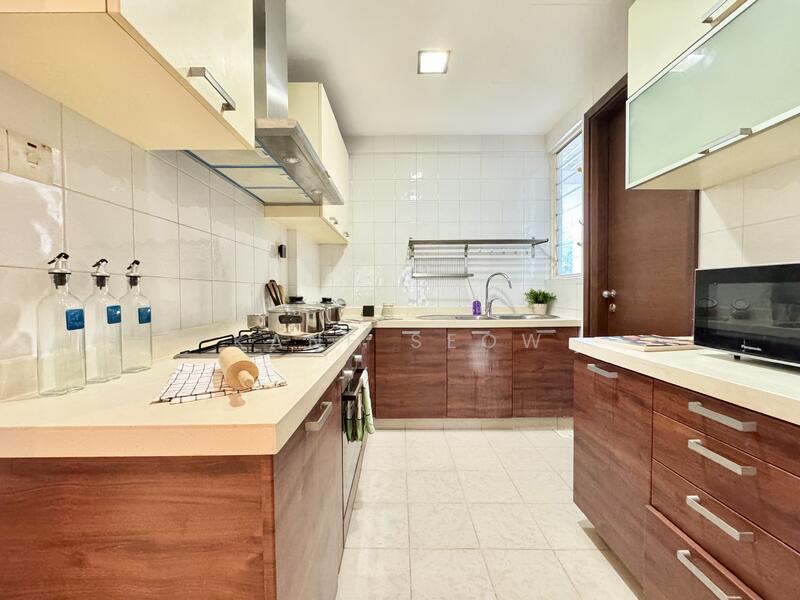 For Sale - Hillington Green