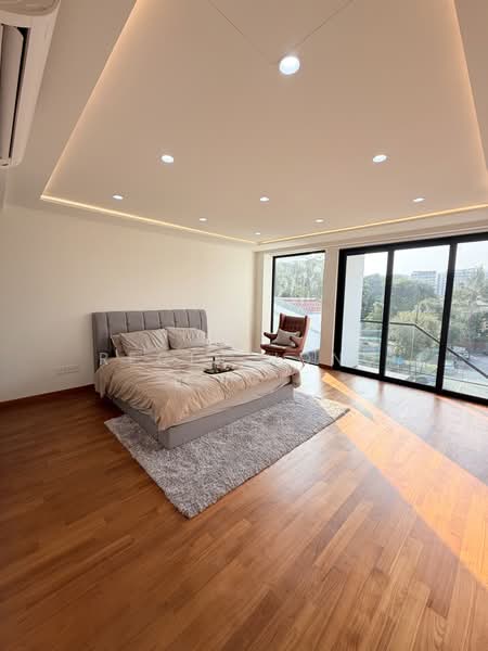 Lucky hills, Jalan Limau Nipis, Bedok terrace, Bedok road, Lucky hills, Jalan Limau Nipis, Bedok terrace, Bedok road, 6 Bedrooms, 6,000 sqft, Corner Terrace For Sale, by Regin Jong, 500006117 - Bedroom - PropertyGuru.com.sg