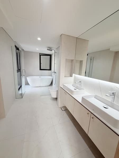 Lucky hills, Jalan Limau Nipis, Bedok terrace, Bedok road, Lucky hills, Jalan Limau Nipis, Bedok terrace, Bedok road, 6 Bedrooms, 6,000 sqft, Corner Terrace For Sale, by Regin Jong, 500006117 - Bathroom - PropertyGuru.com.sg