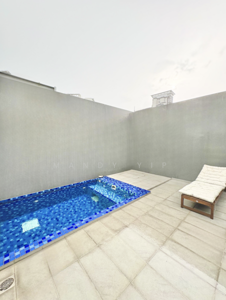 Private Jacuzzi Pool