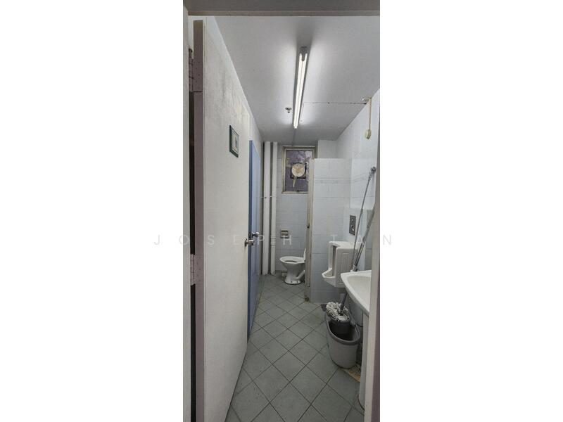 Tannery Building, 64D Kallang Pudding Road, 1,351 sqft, Light Industrial (B1) For Rent, by Joseph Tan, 500006211 - Bathroom - CommercialGuru.com.sg