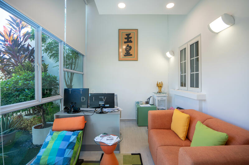 $1,3xx psf Semi-d w/ natural basement @ Chuan Drive, Chuan Drive, Chuan Place, Chuan Link, Hougang / Punggol / Sengkang, 5 Bedrooms, 3,500 sqft, Semi-Detached House For Sale, by TRAVIS SEAH, 500006286 - Living Room - PropertyGuru.com.sg