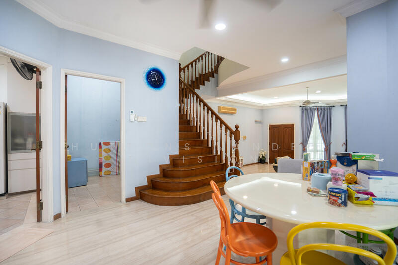 $1,3xx psf Semi-d w/ natural basement @ Chuan Drive, Chuan Drive, Chuan Place, Chuan Link, Hougang / Punggol / Sengkang, 5 Bedrooms, 3,500 sqft, Semi-Detached House For Sale, by TRAVIS SEAH, 500006286 - Living Room - PropertyGuru.com.sg