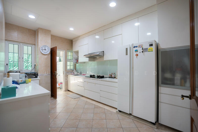 $1,3xx psf Semi-d w/ natural basement @ Chuan Drive, Chuan Drive, Chuan Place, Chuan Link, Hougang / Punggol / Sengkang, 5 Bedrooms, 3,500 sqft, Semi-Detached House For Sale, by TRAVIS SEAH, 500006286 - Kitchen - PropertyGuru.com.sg