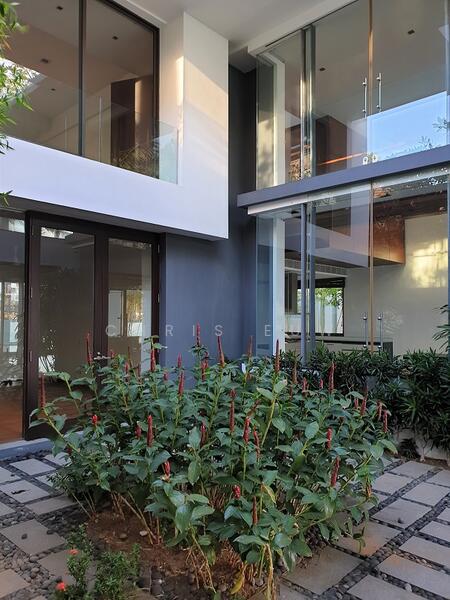 77 Ocean Drive Bungalow House For Sale at S$ 33,500,000 | PropertyGuru Singapore - Exterior