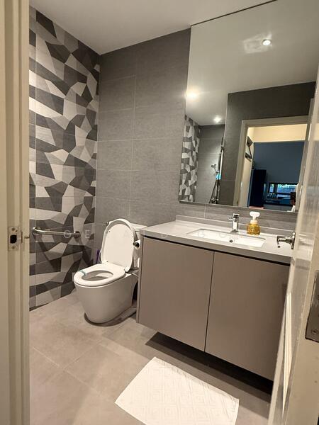 Level 1 - Common bathroom