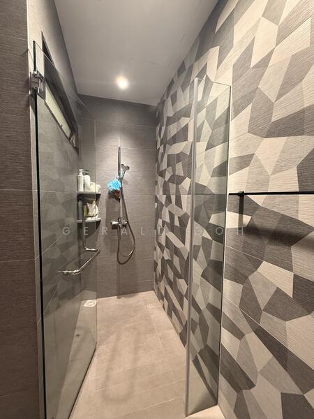 Level 1 - Common bathroom 