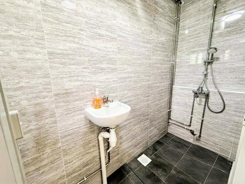 First floor common bathroom