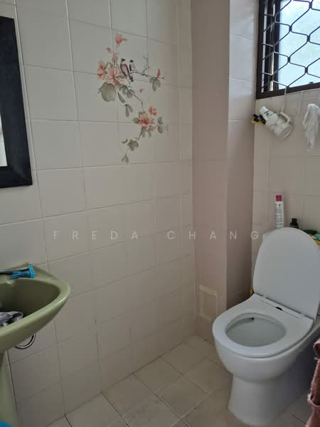 Botanic Gardens View, 27 Taman Serasi, 3 Bedrooms, 1,440 sqft, Apartment For Sale, by Freda Chang, 500006615 - Bathroom - PropertyGuru.com.sg
