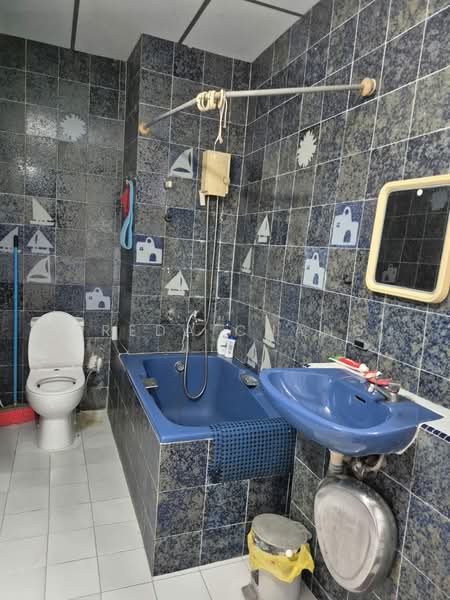 Botanic Gardens View, 27 Taman Serasi, 3 Bedrooms, 1,440 sqft, Apartment For Sale, by Freda Chang, 500006615 - Bathroom - PropertyGuru.com.sg