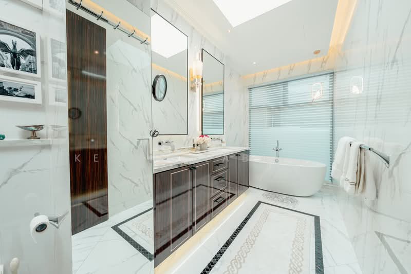 1 Km to CHIJ School,Freehold,Designer Landed home near MRT, Jalan Kuras, 7 Bedrooms, 5,000 sqft, Terraced House For Sale, by Kesang Labattu, 500006623 - Master Bathroom - PropertyGuru.com.sg