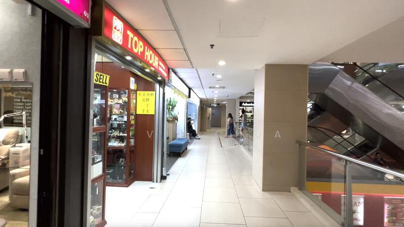 Lucky Plaza, 304 Orchard Road, 226 sqft, Mall Shop For Sale, by Alvin Chua, 500006644 - Corridor - CommercialGuru.com.sg