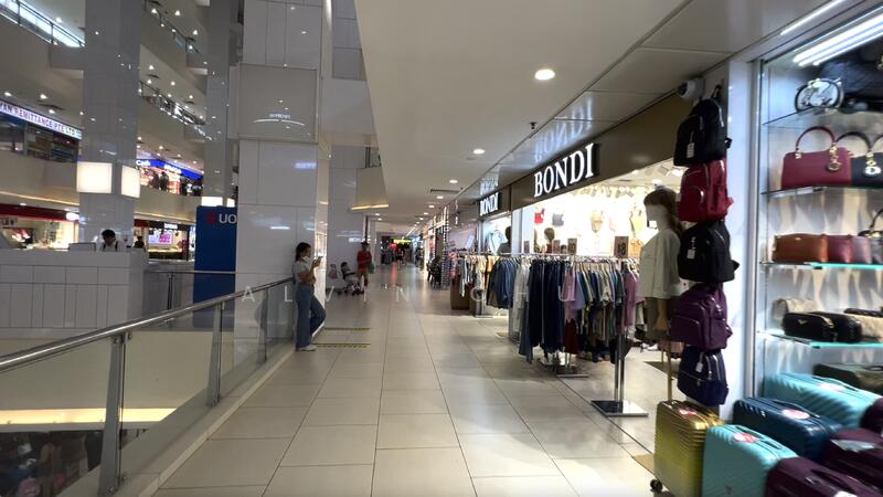 Lucky Plaza, 304 Orchard Road, 226 sqft, Mall Shop For Sale, by Alvin Chua, 500006644 - Corridor - CommercialGuru.com.sg
