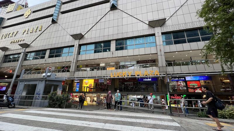 Lucky Plaza, 304 Orchard Road, 226 sqft, Mall Shop For Sale, by Alvin Chua, 500006644 - Exterior - CommercialGuru.com.sg