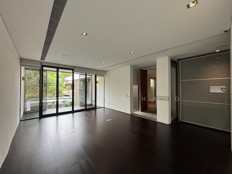 ⭐️Trevose Crescent – Modern 2-Storey Bungalow with Attic & Pool ✨ Detached House For Sale at S$ 23,000,000 | PropertyGuru Singapore - Master Bedroom