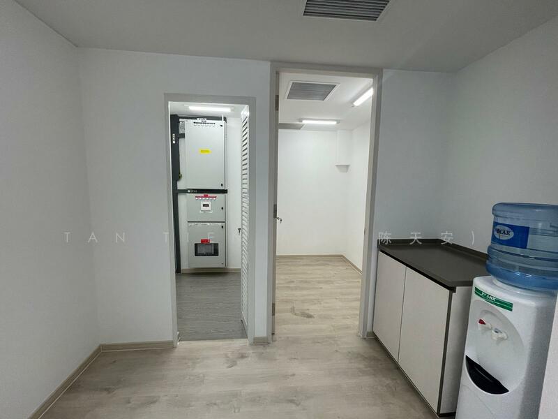 Hub Synergy Point, 70 Anson Road, Chinatown / Tanjong Pagar, 1,239 sqft, Office For Rent, by Tan Tien An (陈天安), 500006811 - Pantry - CommercialGuru.com.sg