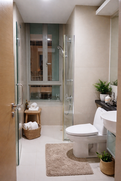 Casa Merah Condominium For Sale at S$ 2,000,000 | PropertyGuru Singapore - Bathroom