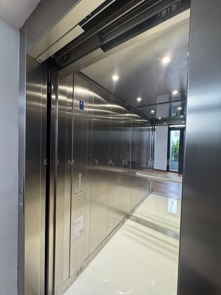 Brand New with Pool, 5 levels with Lift, 7 Big bedrooms ensuite, huge living & dining hall, Walk to Stevens MRT, call 8130 3636 to view, 7 Bedrooms, 9,500 sqft, Semi-Detached House For Sale, by Kim Yan 金燕, 500006856 - Interior - PropertyGuru.com.sg
