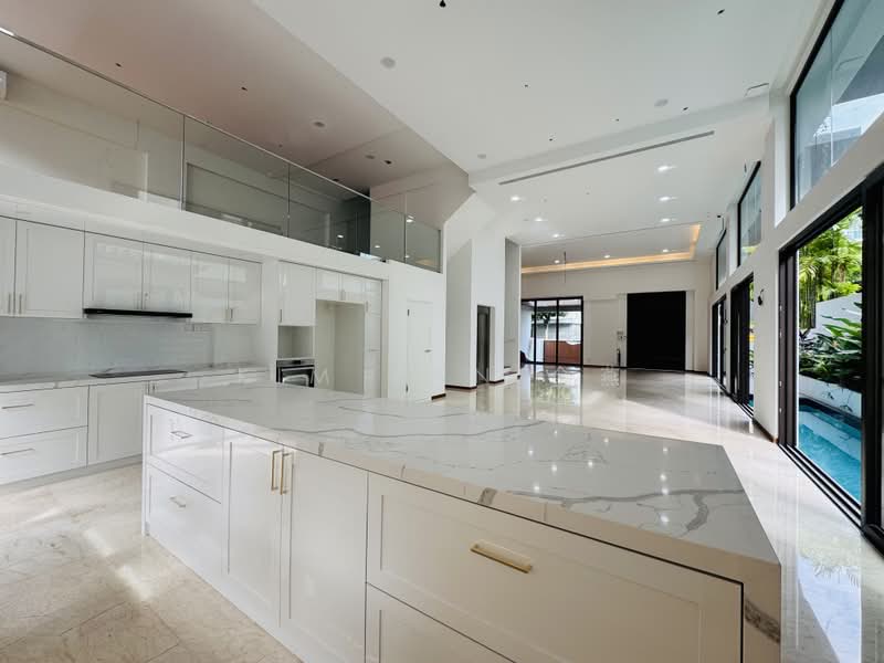 Brand New with Pool, 5 levels with Lift, 7 Big bedrooms ensuite, huge living & dining hall, Walk to Stevens MRT, call 8130 3636 to view, 7 Bedrooms, 9,500 sqft, Semi-Detached House For Sale, by Kim Yan 金燕, 500006856 - Kitchen - PropertyGuru.com.sg